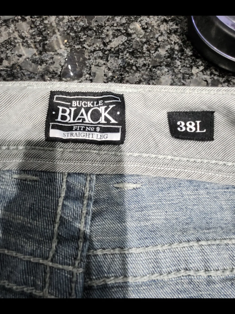 BUCKLE BLACK Men's Blue Washed Jeans - Classic Denim Style